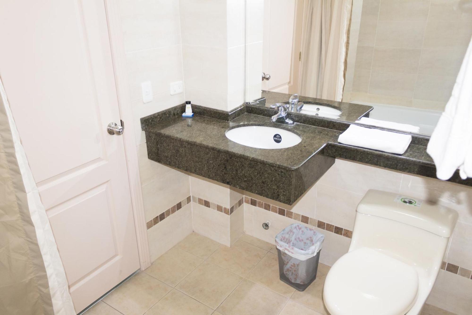 Hotel Novalux Ambato Kültér fotó